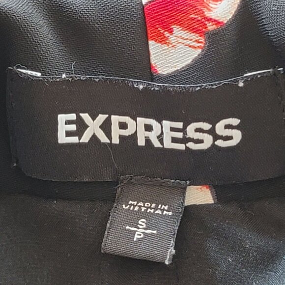 Express Floral Print Open Front Boyfriend Blazer. Size SP - Picture 9 of 9